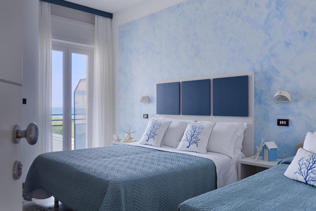 Hotel Capitol Misano Adriatico Extérieur photo